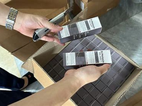 Phát hiện hơn 5.000 lọ mỹ phẩm nhập lậu tại cơ sở thuộc Công ty Dược mỹ phẩm Ngân Korea ở Gia Lâm