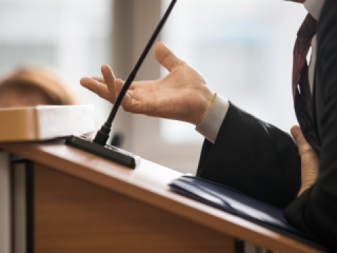 Văn bản có người làm chứng được lập trong những trường hợp nào và phải tuân thủ những thủ tục gì?